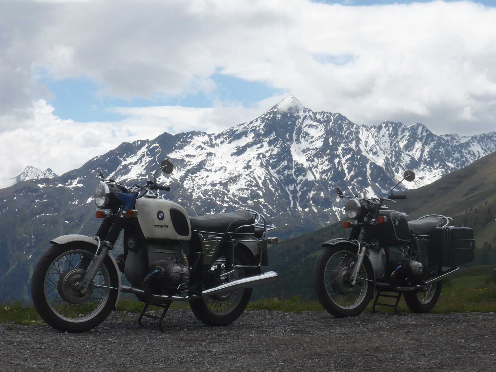 Alpenpanorama mit den BMWs