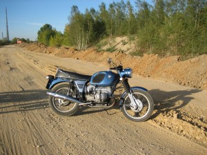 BMW R 60/5 mal Abseits der Straße