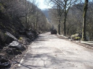 Zertrümmerte Leitplanke