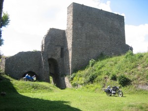 Innenhof der Burgruine Virneburg