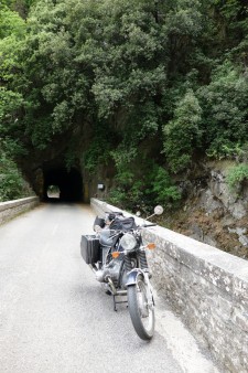 Tunnel durch die Cascade de L'Ucelluline